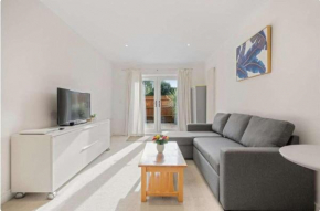 Elegant Molesey Apartment